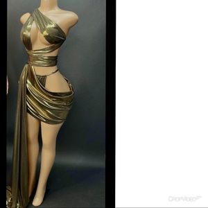 Gold dress with train